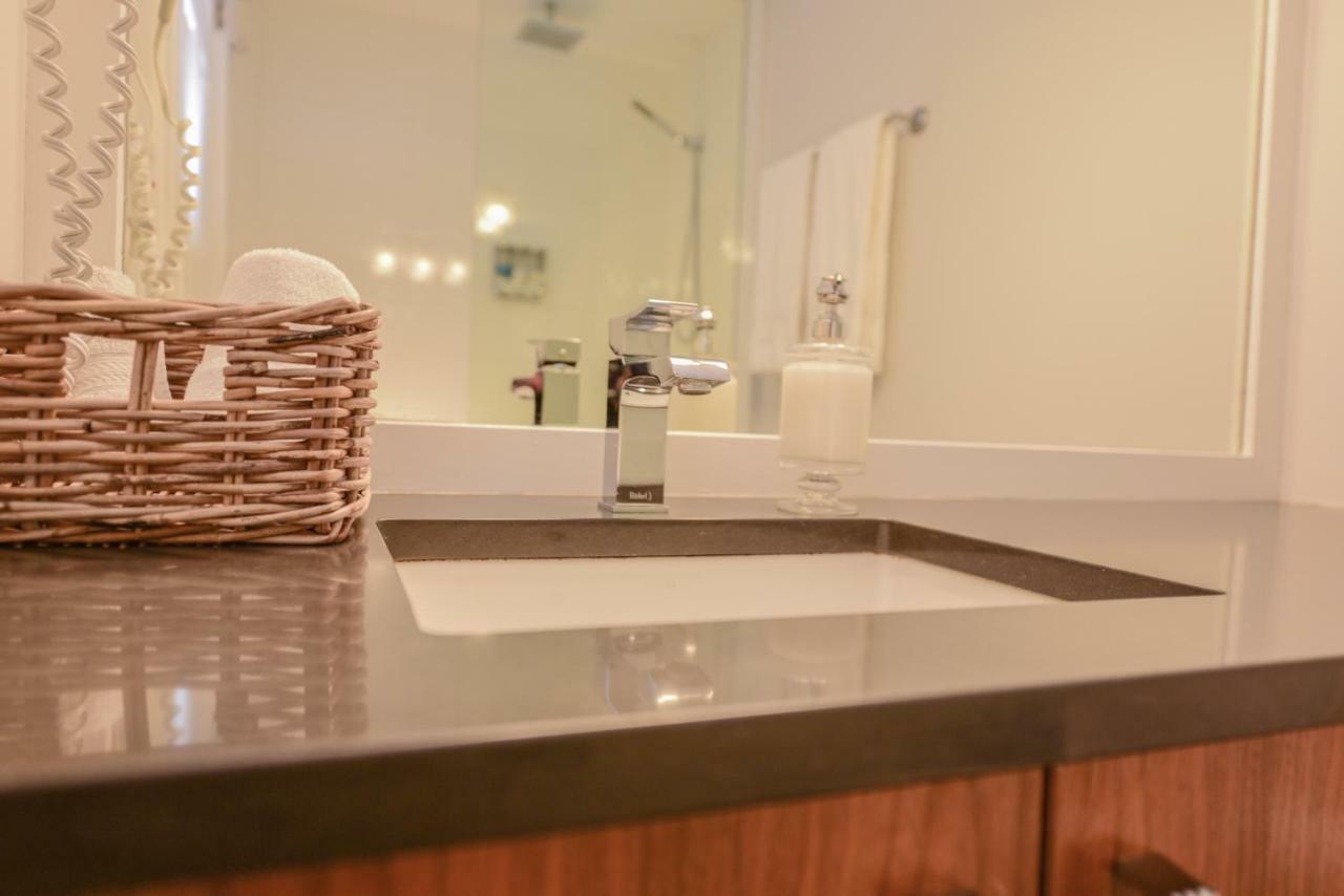 Newly Renovated Whistler Studio Luaran gambar